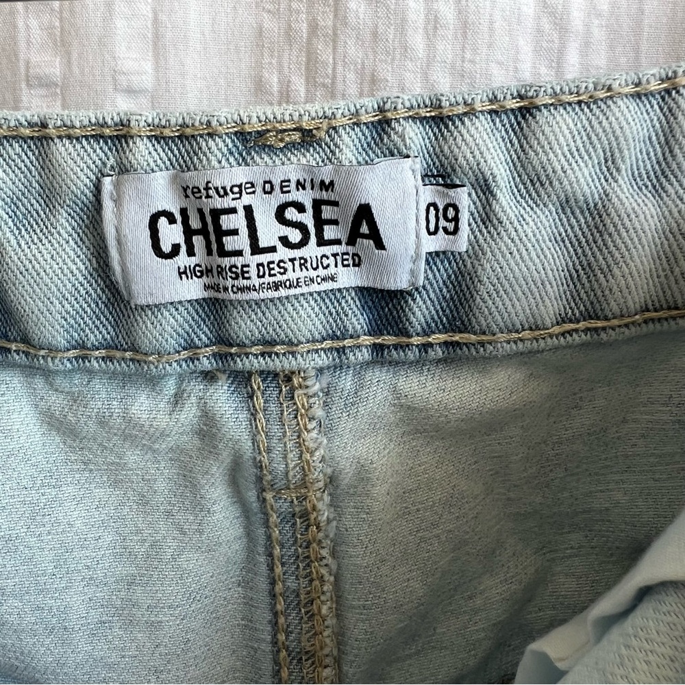 Refuge Womens Denim Jean Cutoff Chelsea High Rise Destructed Junior Size 9 - Picture 3 of 3